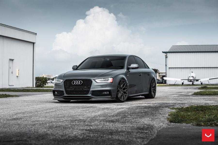  Audi S4 Sedan on Vossen Wheels (HF-2) 2018 года  (фото 15 из 22)
